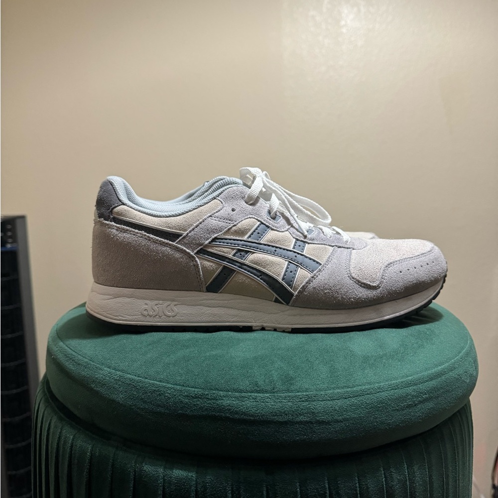 Asics Sneakers